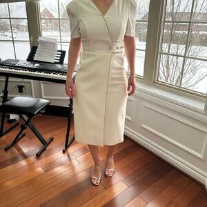 Cream Sheath Midi Dress with V-Neck and Short Sleeves